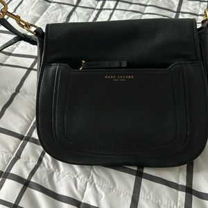 Marc Jacobs Large Empire purse in good shape!